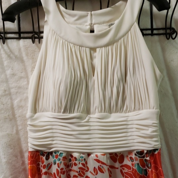 Dress - Picture 4 of 4